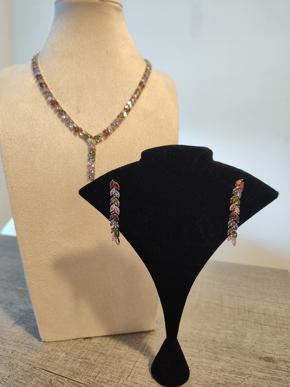 Swarovski Crystal Leaf Necklace and Earrings Set - Picture 4 of 7